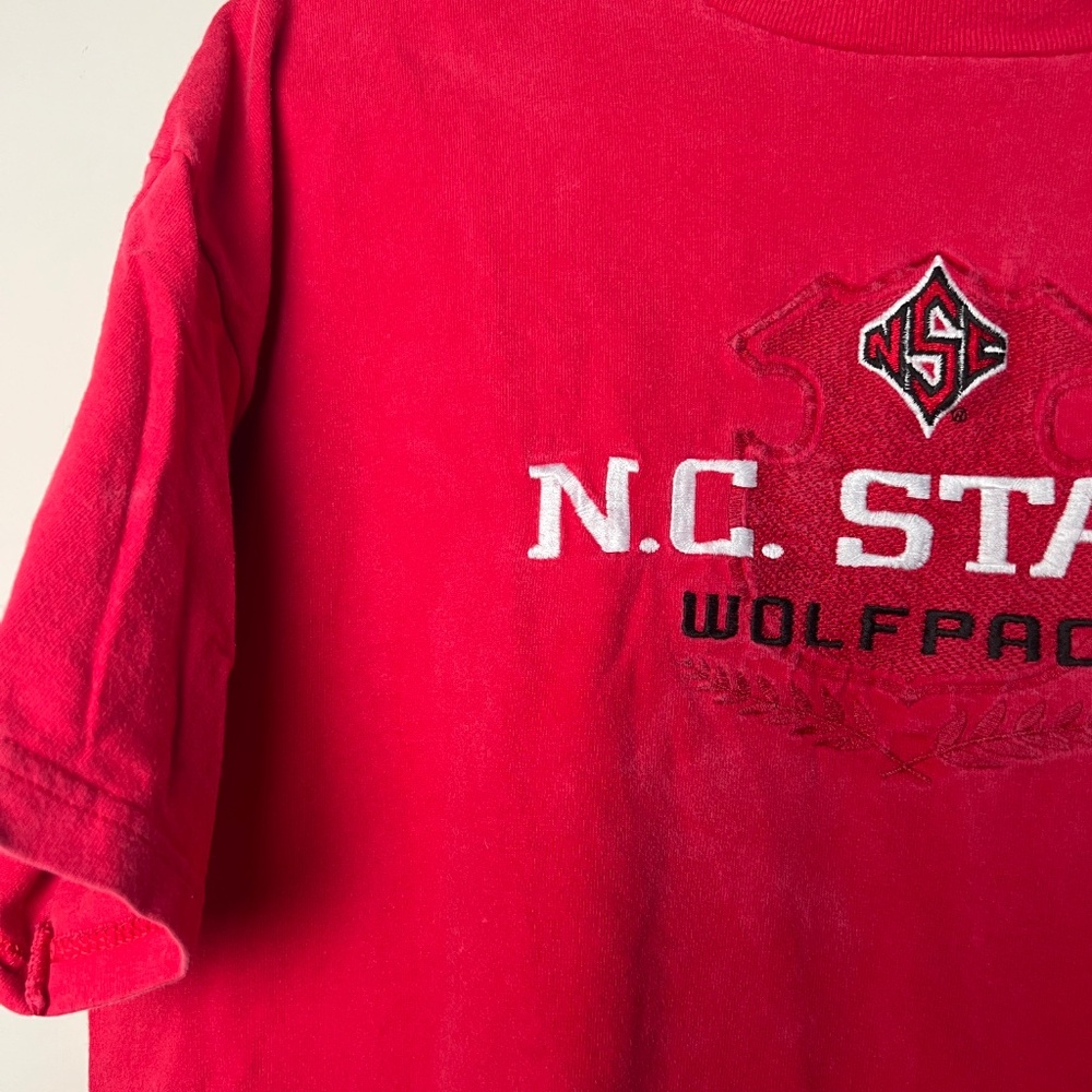 Crable Sportswear Inc Red NC State Wolfpack Embroidered Short Sleeve Shirt XL - Picture 5 of 14